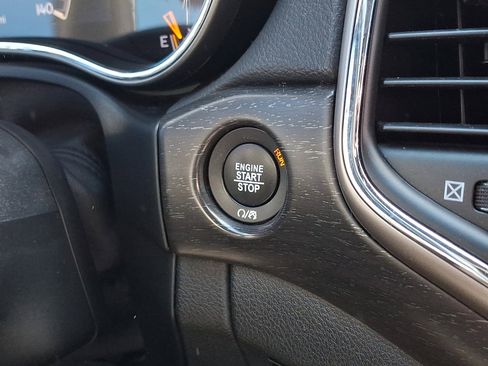 Certified 2018 Jeep Grand Cherokee Altitude image 23