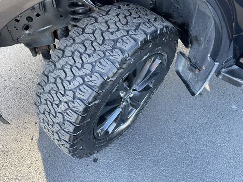 Used 2020 Ford F150 Lariat w/ Equipment Group 502A Luxury image 11