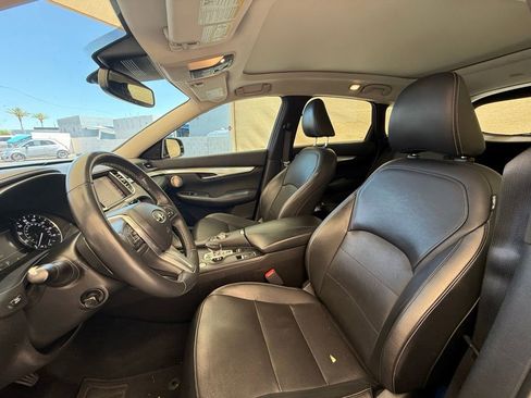 Used 2019 INFINITI QX50 Essential w/ Proactive Package AWD/4WD image 17