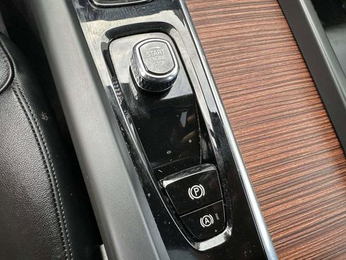 Used 2022 Volvo S60 B5 Inscription image 33