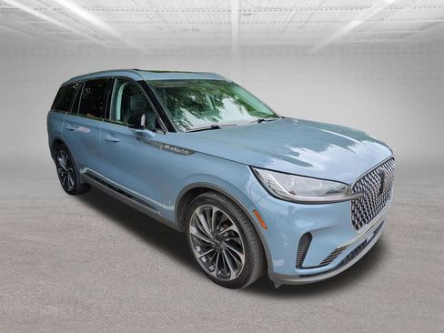 Used 2025 Lincoln Aviator Reserve w/ Equipment Group 201A AWD/4WD image 19
