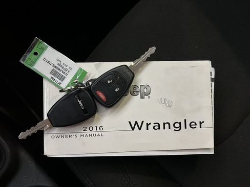 Used 2016 Jeep Wrangler Sport w/ Quick Order Package 24S AWD/4WD image 25