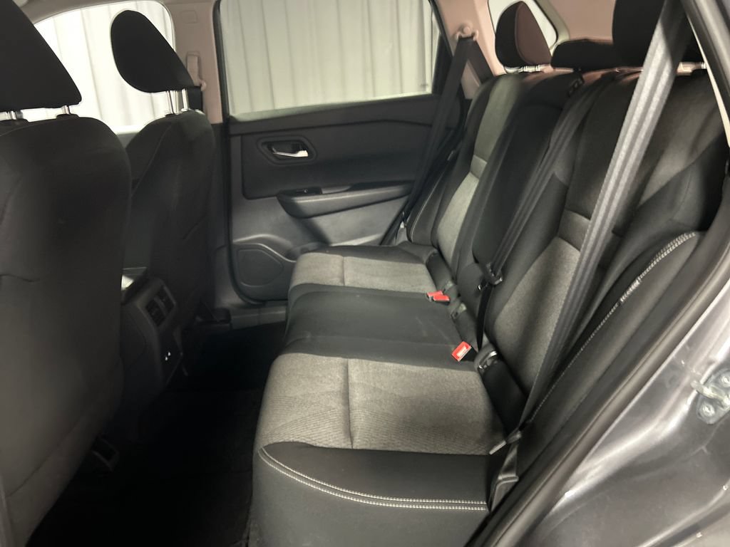Used 2025 Nissan Rogue SV AWD/4WD image 21