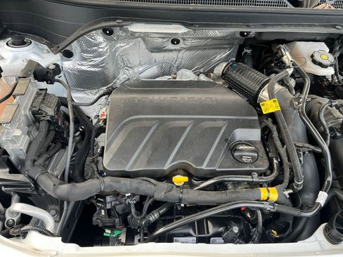 Used 2025 Chevrolet Trax LT w/ LT Convenience Package image 30