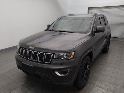 Used 2020 Jeep Grand Cherokee Laredo w/ 18" Wheel & 8.4" Radio Group RWD image 15