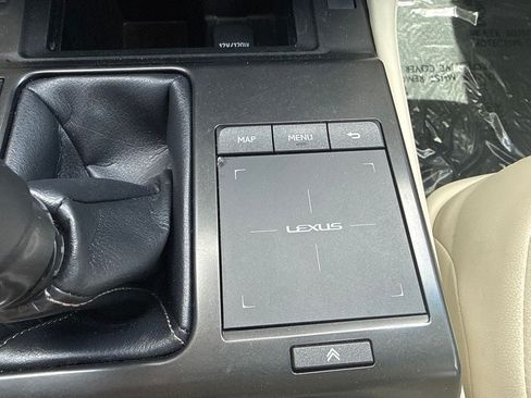 Used 2023 Lexus GX 460 Premium w/ Accessory Package AWD/4WD image 25