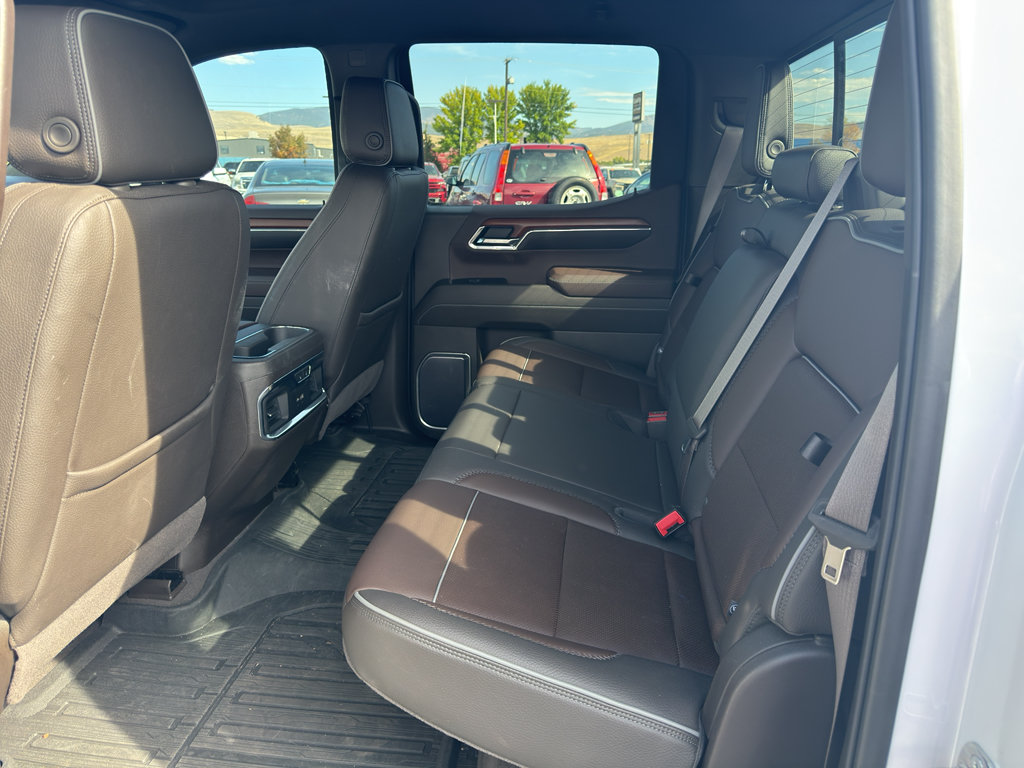 Used 2023 GMC Sierra 1500 Denali w/ Technology Package AWD/4WD image 6