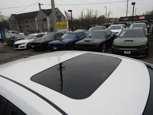 Used 2019 Toyota Corolla XLE image 9