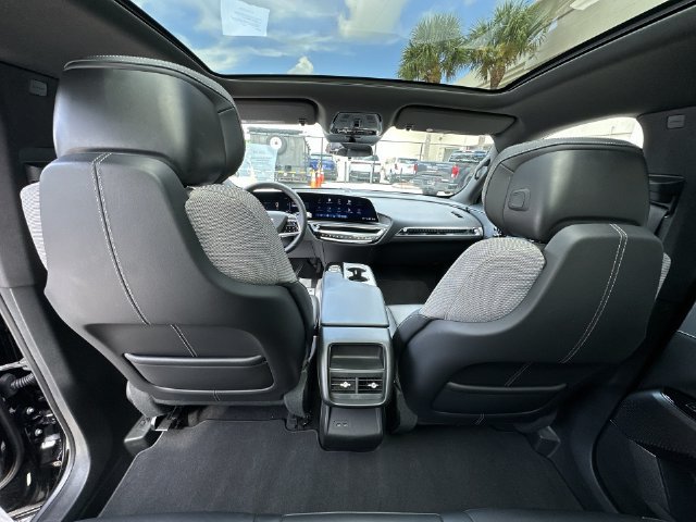 Used 2024 Cadillac Lyriq Tech w/ Driver Assist Package AWD/4WD image 30