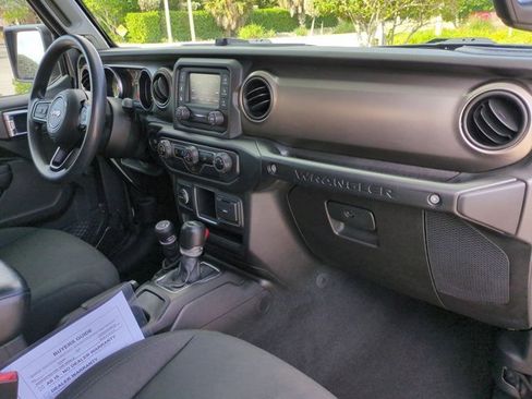 Used 2018 Jeep Wrangler Sport image 16