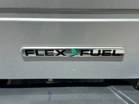 Used 2015 Ford F250 XLT w/ XLT Premium Package AWD/4WD image 18