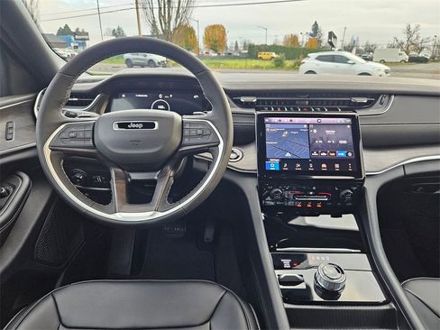 New 2025 Jeep Grand Cherokee L Limited w/ Trailer Tow Package image 27