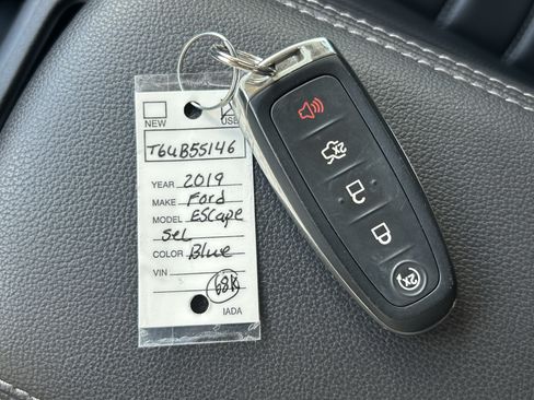 Used 2019 Ford Escape SEL AWD/4WD image 34