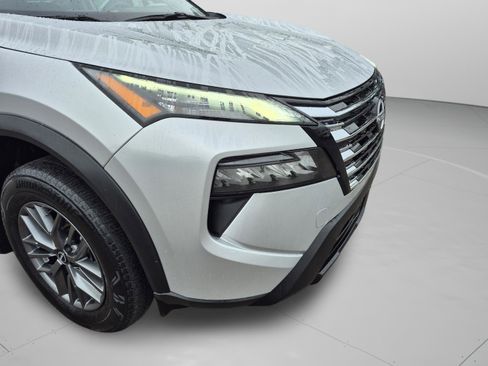 Certified 2025 Nissan Rogue S FWD image 35