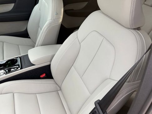 New 2026 Volvo XC40 B5 Plus w/ Protection Package Premier image 18