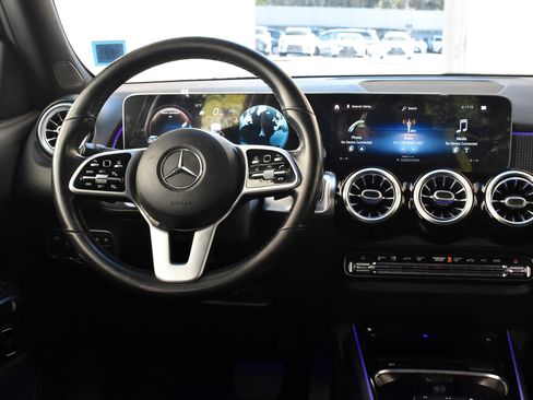 Used 2021 Mercedes-Benz GLB 250 4MATIC image 30