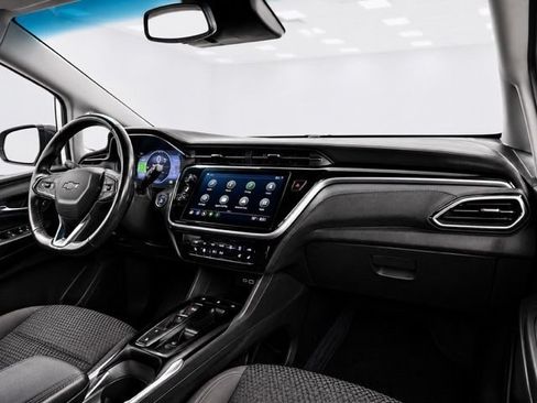 Used 2023 Chevrolet Bolt LT FWD image 19