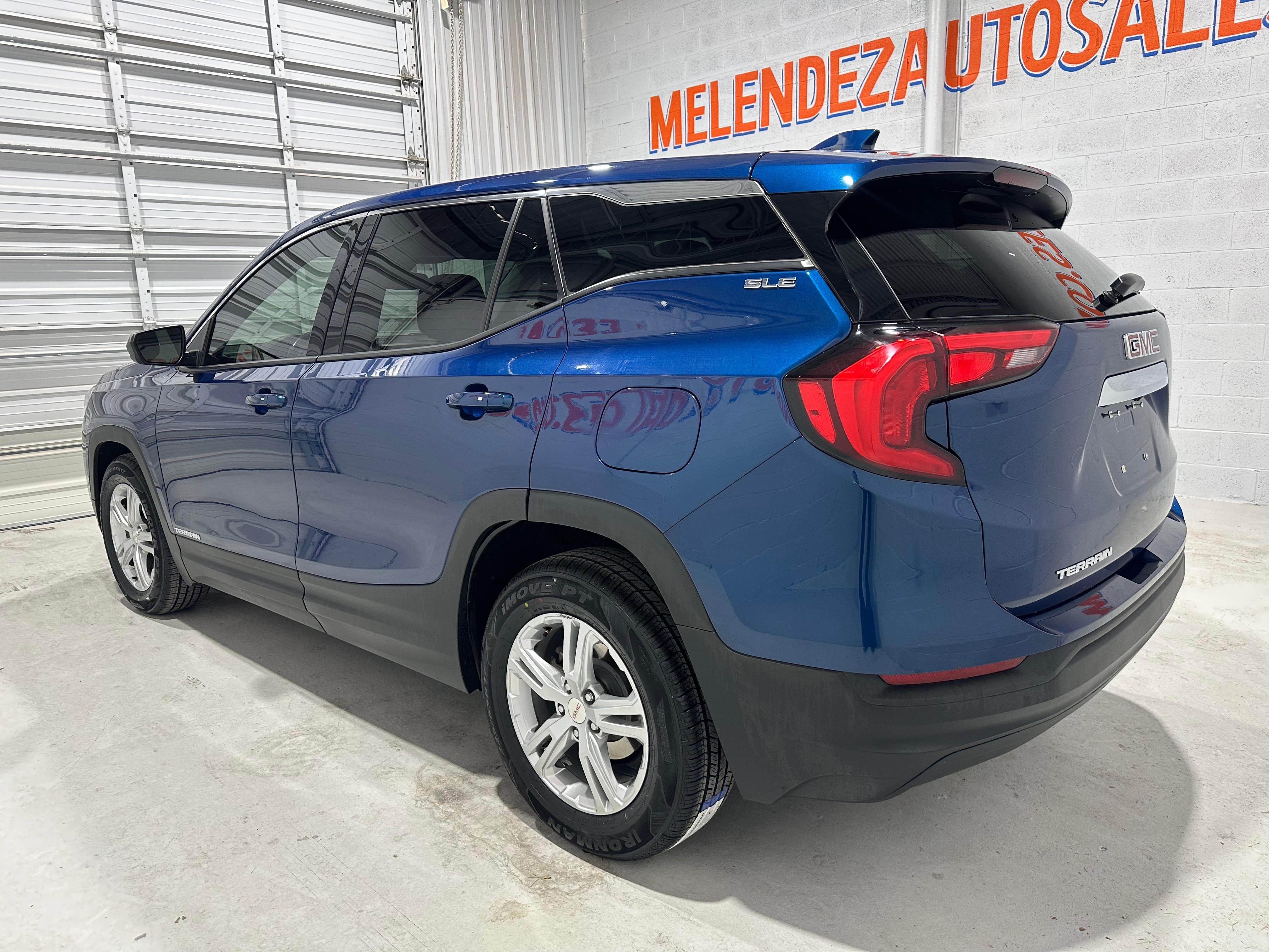Used 2020 GMC Terrain SLE FWD image 2
