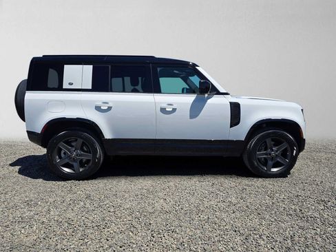Used 2023 Land Rover Defender 110 X-Dynamic SE AWD/4WD image 2