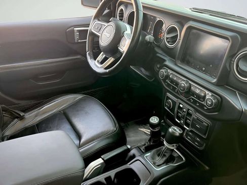 Used 2020 Jeep Wrangler Unlimited Sahara w/ Uconnect 4C Nav & Sound Group AWD/4WD image 26