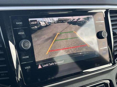 Used 2022 Volkswagen Atlas Cross Sport SE image 30