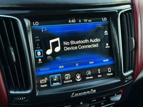 Used 2017 Maserati Levante Sport Utility 4D image 38