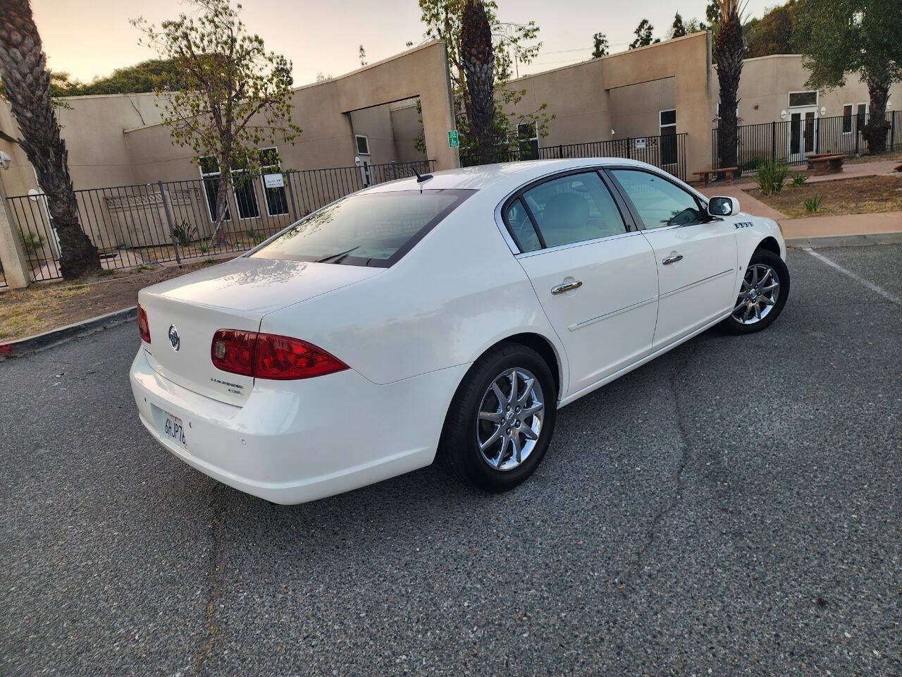 Used 2007 Buick Lucerne CXL w/ Luxury Package FWD image 8