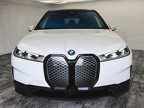 Used 2024 BMW iX xDrive50 w/ Premium Package image 2