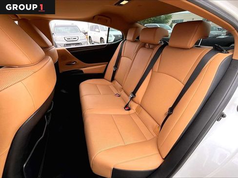 Used 2023 Lexus ES 350 w/ Premium Package FWD image 18