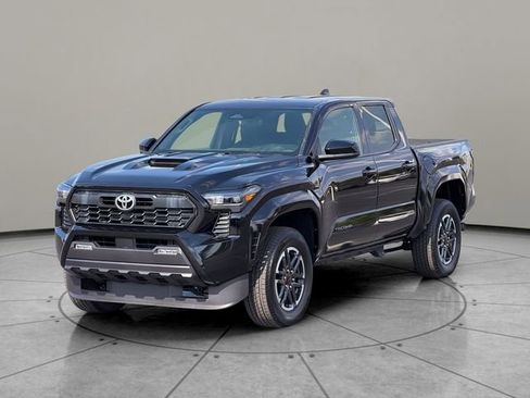 Certified 2025 Toyota Tacoma TRD Sport AWD/4WD image 2