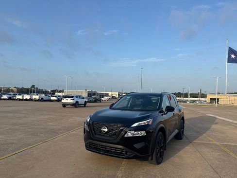 Certified 2023 Nissan Rogue SV w/ SV Premium B Package FWD image 6