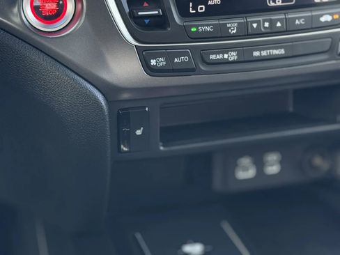 Used 2025 Honda Passport EX-L image 32