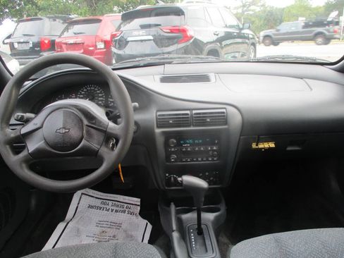 Used 2004 Chevrolet Cavalier LS image 10