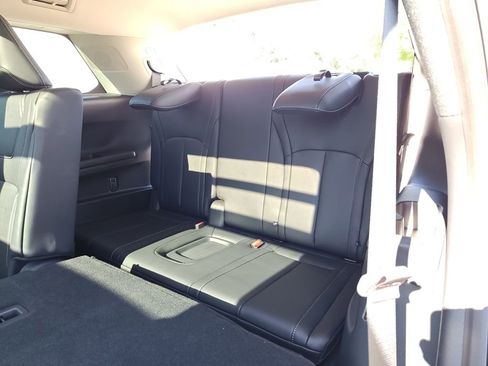 New 2026 INFINITI QX60 Luxe image 14