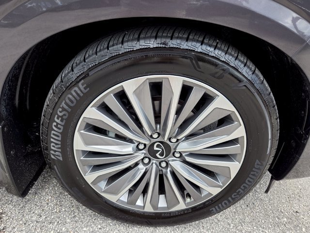 Certified 2026 INFINITI QX80 Luxe w/ Cargo Package AWD/4WD image 10