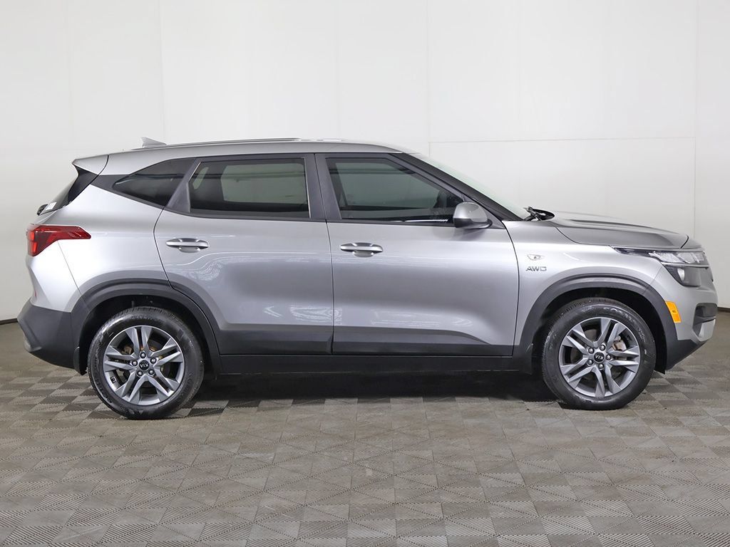 Used 2021 Kia Seltos LX AWD/4WD image 15