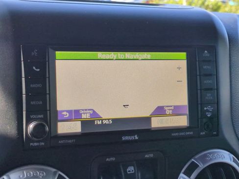 Used 2016 Jeep Wrangler Sahara w/ Connectivity Group image 19