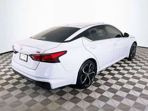 Used 2024 Nissan Altima 2.5 SR w/ SR Premium Package FWD image 8
