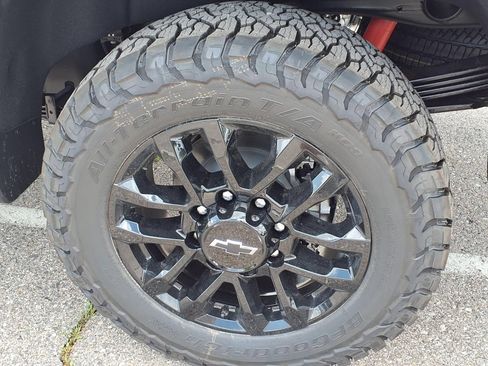 New 2026 Chevrolet Silverado 2500 LTZ w/ LTZ Plus Package AWD/4WD image 7