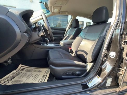 Used 2018 Nissan Altima 2.5 SR FWD image 14