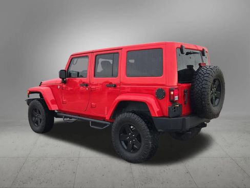 Used 2015 Jeep Wrangler Unlimited Sahara AWD/4WD image 4