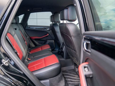 Used 2020 Porsche Macan S image 24