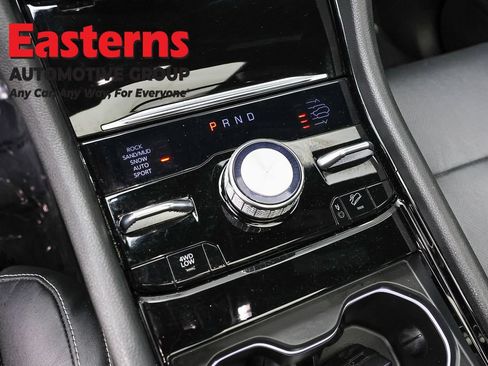 Used 2023 Jeep Grand Cherokee Overland w/ Luxury Tech Group IV AWD/4WD image 13