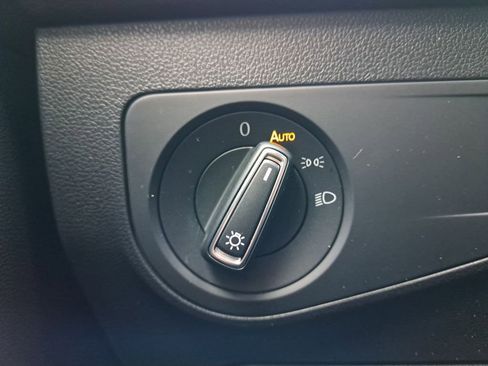 Used 2022 Volkswagen Tiguan SE R-Line image 25