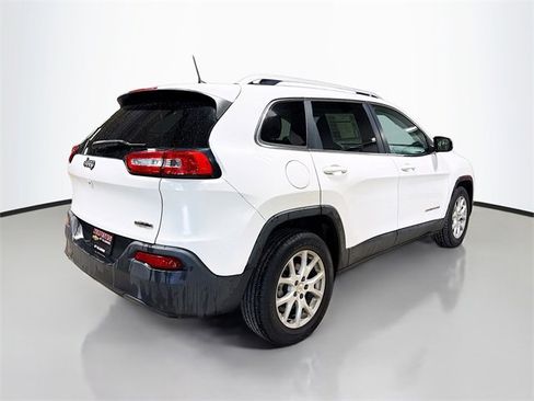 Used 2017 Jeep Cherokee Latitude image 7