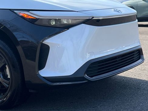 Used 2023 Toyota bZ4X XLE image 9