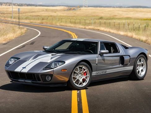 Used 2006 Ford GT image 15