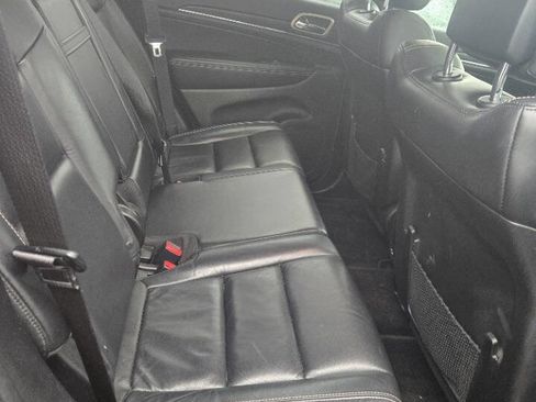 Used 2017 Jeep Grand Cherokee Limited image 23