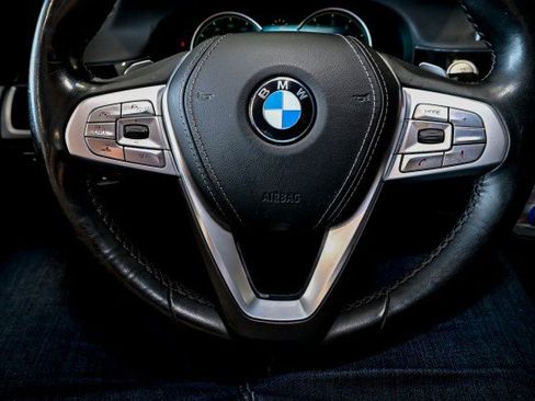 Used 2019 BMW 750i xDrive w/ M Sport Package AWD/4WD image 33