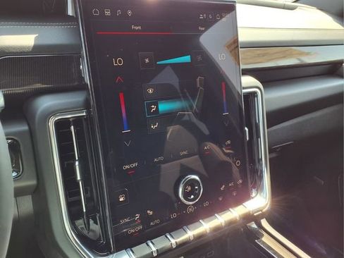 New 2026 GMC Yukon XL Elevation AWD/4WD image 13